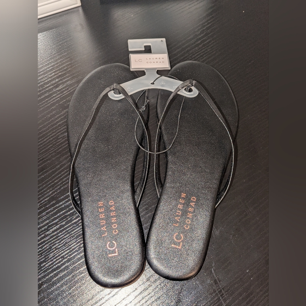 New LC Lauren Conrad Honey Women's Black Slim Thong Flip Flop Sandals